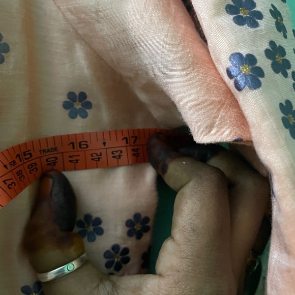 Light peach coloured slit kurta with beautiful pearl work in neck - Picture 6 of 13